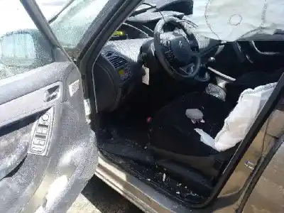 Здавання транспортного засобу citroen c4 picasso 1.8 року 2007 потужний 6fy