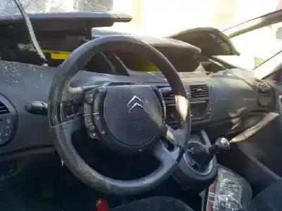 Здавання транспортного засобу citroen c4 picasso 1.8 року 2007 потужний 6fy