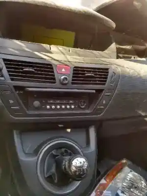 Здавання транспортного засобу citroen c4 picasso 1.8 року 2007 потужний 6fy