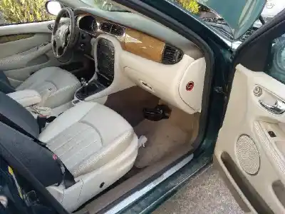 Здавання транспортного засобу jaguar x-type i (x400) 2.0 d року 2004 потужний 6b