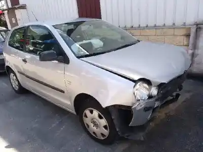 Здавання транспортного засобу volkswagen polo (9n1) 1.2 року 2002 потужний awy