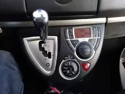 Vehículo de desguace peugeot                                            807                                                                                                                                                                                                                                                        premium                                                                                                                                                                                                                                                    del año 2011 con motor rhh