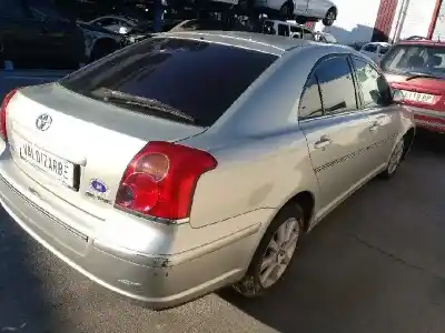 Vehicul casat toyota avensis berlina (t25) 1.8 sol sedán al anului 2004 alimentat 1zzfe