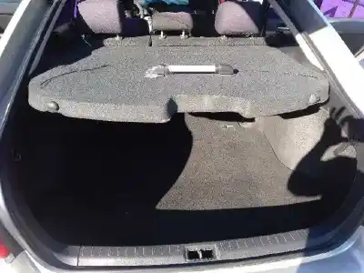 Vehicul casat toyota avensis berlina (t25) 1.8 sol sedán al anului 2004 alimentat 1zzfe