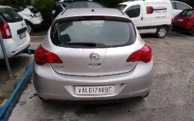 Veículo de Sucata opel astra j lim. cosmo do ano 2010 alimentado a17dtr