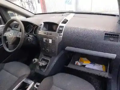 Veicolo di demolizione opel zafira b furgoneta/monovolumen (a05) 1.9 cdti van (m75) dell'anno 2005 alimentato z19dt