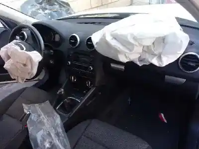 Veicolo di demolizione audi a3 sportback (8p) 1.6 tdi dell'anno 2012 alimentato cayc