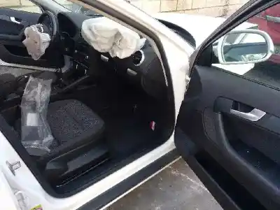Veicolo di demolizione audi a3 sportback (8p) 1.6 tdi dell'anno 2012 alimentato cayc