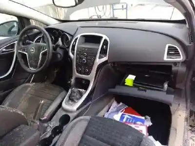 Здавання транспортного засобу opel astra j gtc enjoy року 2011 потужний a14net