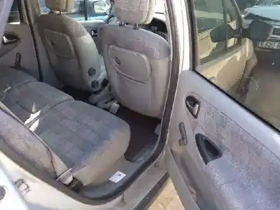 Scrapping Vehicle renault scenic (ja..) 1.9 dci authentique of the year 2002 powered f9q748