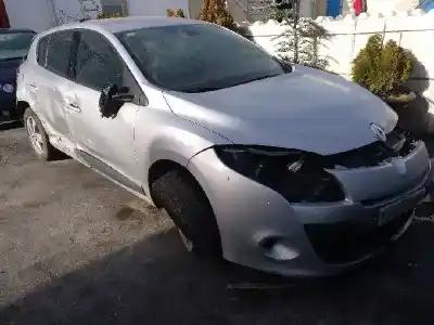 Vehicul casat renault megane ii berlina 5p 1.5 dci diesel al anului 2010 alimentat k9k832