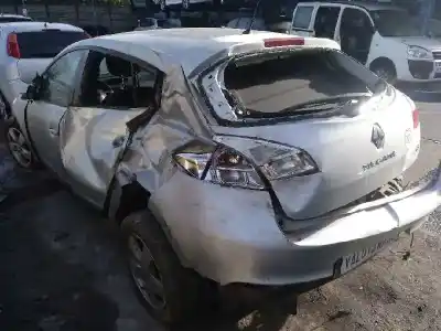 Vehicul casat renault megane ii berlina 5p 1.5 dci diesel al anului 2010 alimentat k9k832