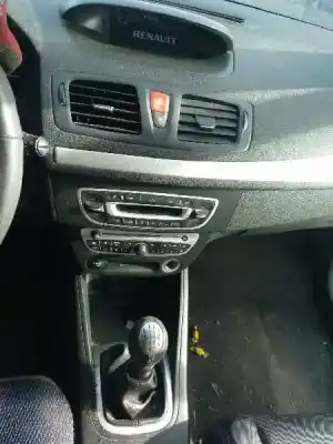 Vehicul casat renault megane ii berlina 5p 1.5 dci diesel al anului 2010 alimentat k9k832