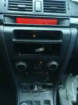 Vehicul casat mazda 3 sedán (bk) 1.6 (bk12) al anului 2005 alimentat z6