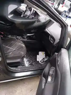 Vehicul casat opel corsa e selective al anului 2018 alimentat b14xer