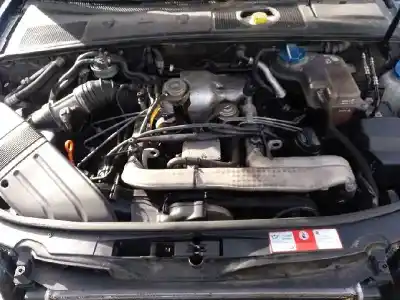 Veicolo di demolizione audi a4 berlina (8e) 2.5 v6 24v tdi dell'anno 2001 alimentato ake