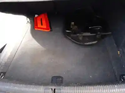 Veicolo di demolizione audi a4 berlina (8e) 2.5 v6 24v tdi dell'anno 2001 alimentato ake