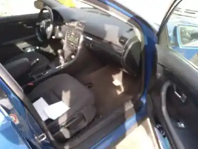 Veicolo di demolizione audi a4 berlina (8e) 2.5 v6 24v tdi dell'anno 2001 alimentato ake