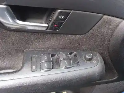 Veicolo di demolizione audi a4 berlina (8e) 2.5 v6 24v tdi dell'anno 2001 alimentato ake