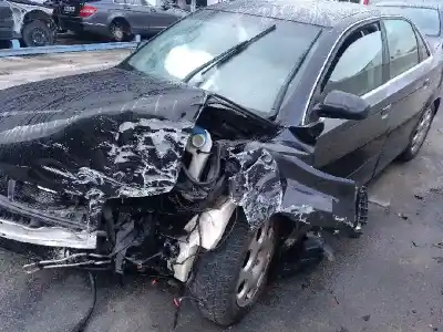 Veículo de Sucata audi a4 berlina (8e) 1.9 tdi (96kw) do ano 2004 alimentado avf