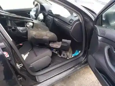 Veículo de Sucata audi a4 berlina (8e) 1.9 tdi (96kw) do ano 2004 alimentado avf