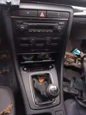 Veículo de Sucata audi a4 berlina (8e) 1.9 tdi (96kw) do ano 2004 alimentado avf