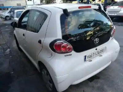 Vehículo de desguace toyota aygo (kgb/wnb) live del año 2011 con motor 1krfe