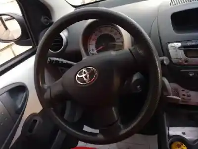 Vehículo de desguace toyota aygo (kgb/wnb) live del año 2011 con motor 1krfe