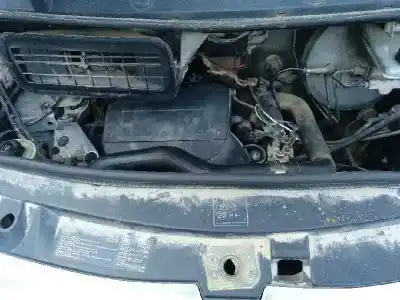 Verschrottungsfahrzeug opel vivaro combi 2.7t corto des jahres 2004 angetrieben f9q762