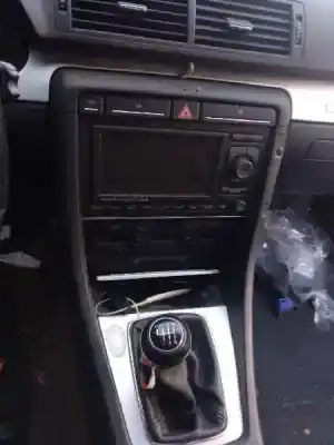 Veículo de Sucata audi a4 berlina (8e) 2.0 tdi quattro (dpf) (125kw) do ano 2007 alimentado brd