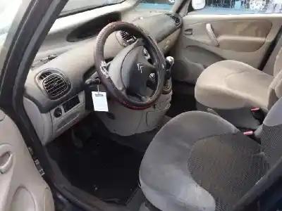 Vehicul casat citroen xsara picasso 2.0 hdi sx al anului 2004 alimentat rhy