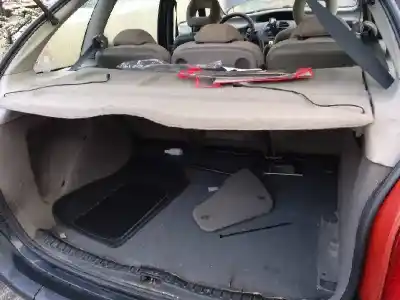 Vehicul casat citroen xsara picasso 2.0 hdi sx al anului 2004 alimentat rhy