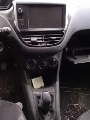 Veículo de Sucata peugeot 208 1.6 blue-hdi fap do ano 2016 alimentado bhw