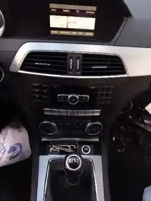 Здавання транспортного засобу mercedes-benz clase c (w204) c 200 cdi (204.001) року 2013 потужний 651913
