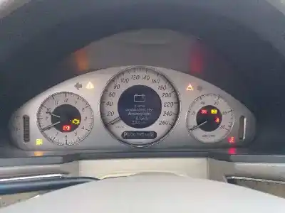 Veicolo di demolizione mercedes-benz clase e (w211) berlina e 270 cdi (211.016) dell'anno 2003 alimentato 647961