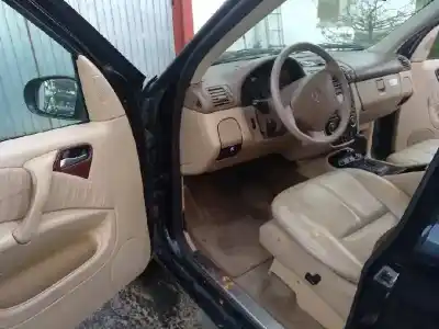 Здавання транспортного засобу mercedes-benz clase m (w163) 270 cdi (163.113) року 2002 потужний 612963