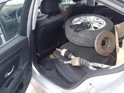 Vehicul casat renault laguna iii 1.5 dci diesel fap al anului 2008 alimentat k9k780