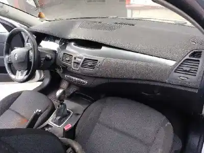 Vehicul casat renault laguna iii 1.5 dci diesel fap al anului 2008 alimentat k9k780