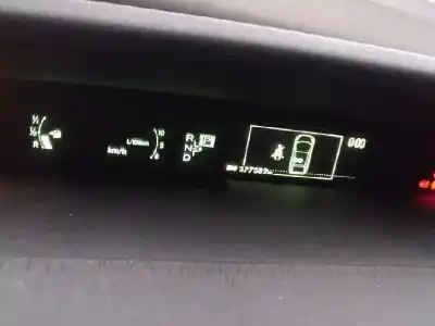 Vehicul casat toyota prius (nhw30) 1.8 16v cat al anului 2011 alimentat 2zrfxe