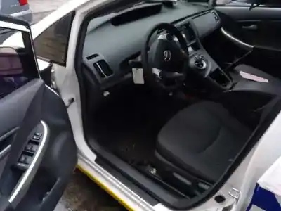 Vehicul casat toyota prius (nhw30) 1.8 16v cat al anului 2011 alimentat 2zrfxe