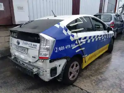 Vehicul casat toyota prius (nhw30) 1.8 16v cat al anului 2011 alimentat 2zrfxe