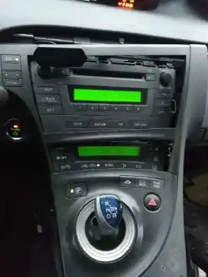 Vehicul casat toyota prius (nhw30) 1.8 16v cat al anului 2011 alimentat 2zrfxe