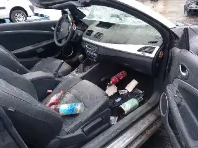 Veículo de Sucata renault megane iii coupé-cabrio dynamique do ano 2011 alimentado f9q870