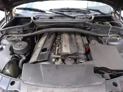 Veículo de Sucata bmw x3 (e83) 2.5i do ano 2005 alimentado 256s5