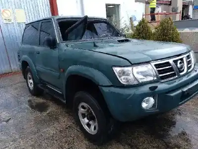 Véhicule à la ferraille nissan patrol gr (y61) * de l'année 2004 alimenté zd30ddti