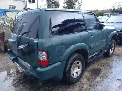 Véhicule à la ferraille nissan patrol gr (y61) * de l'année 2004 alimenté zd30ddti