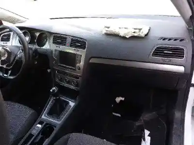 Vehicul casat volkswagen golf vii lim. (5g1) 1.6 16v tdi dpf al anului 2016 alimentat cxxb