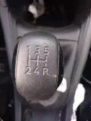 Veículo de Sucata peugeot 208 active do ano 2013 alimentado hm01