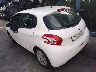 Veículo de Sucata peugeot 208 active do ano 2013 alimentado hm01