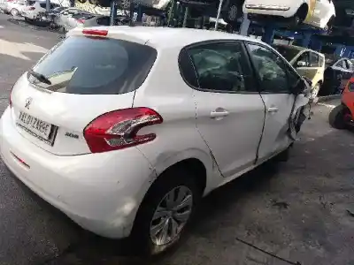 Veículo de Sucata peugeot 208 active do ano 2013 alimentado hm01